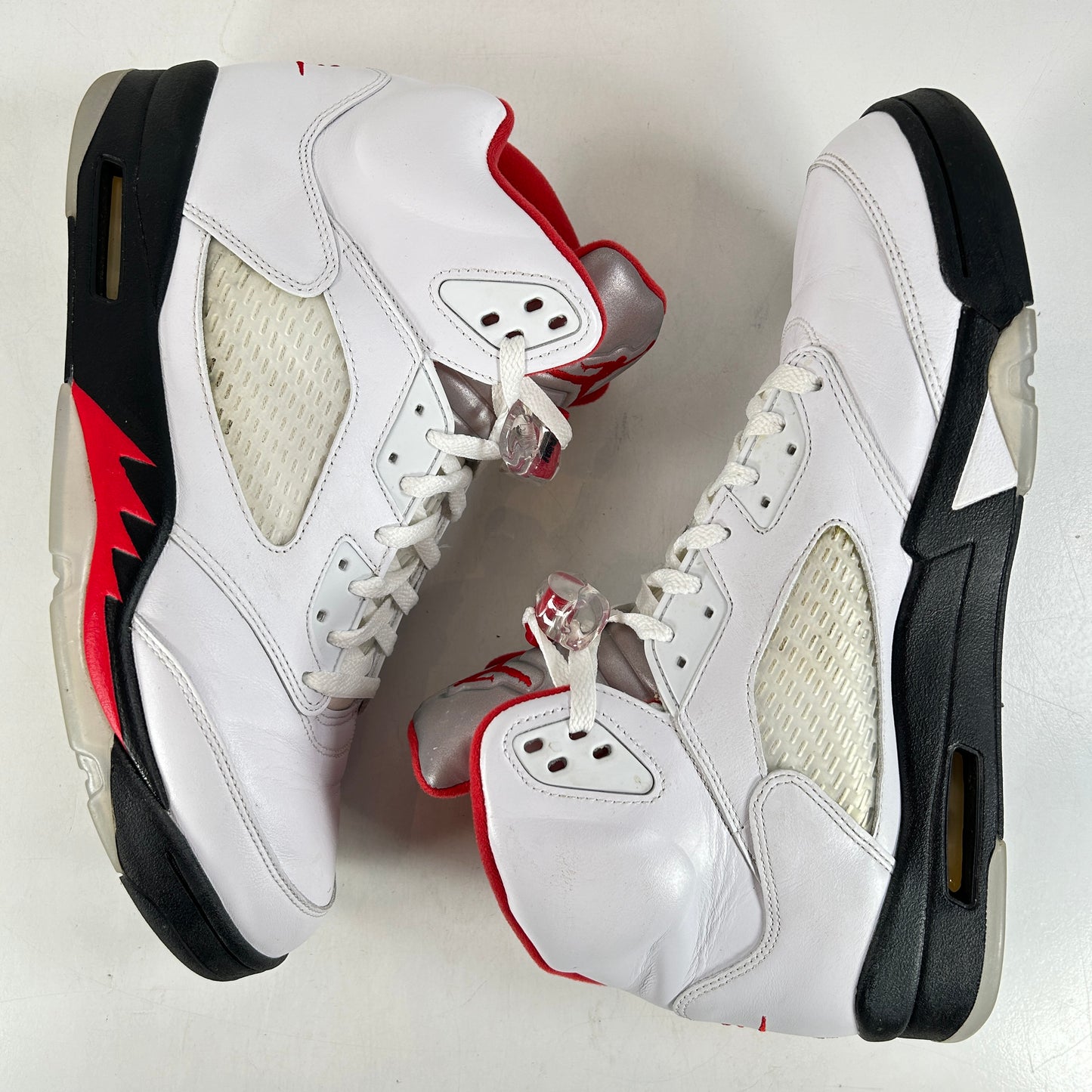 DA1911 102 Jordan 5 Fire Red [USED] - 13 M (Used)