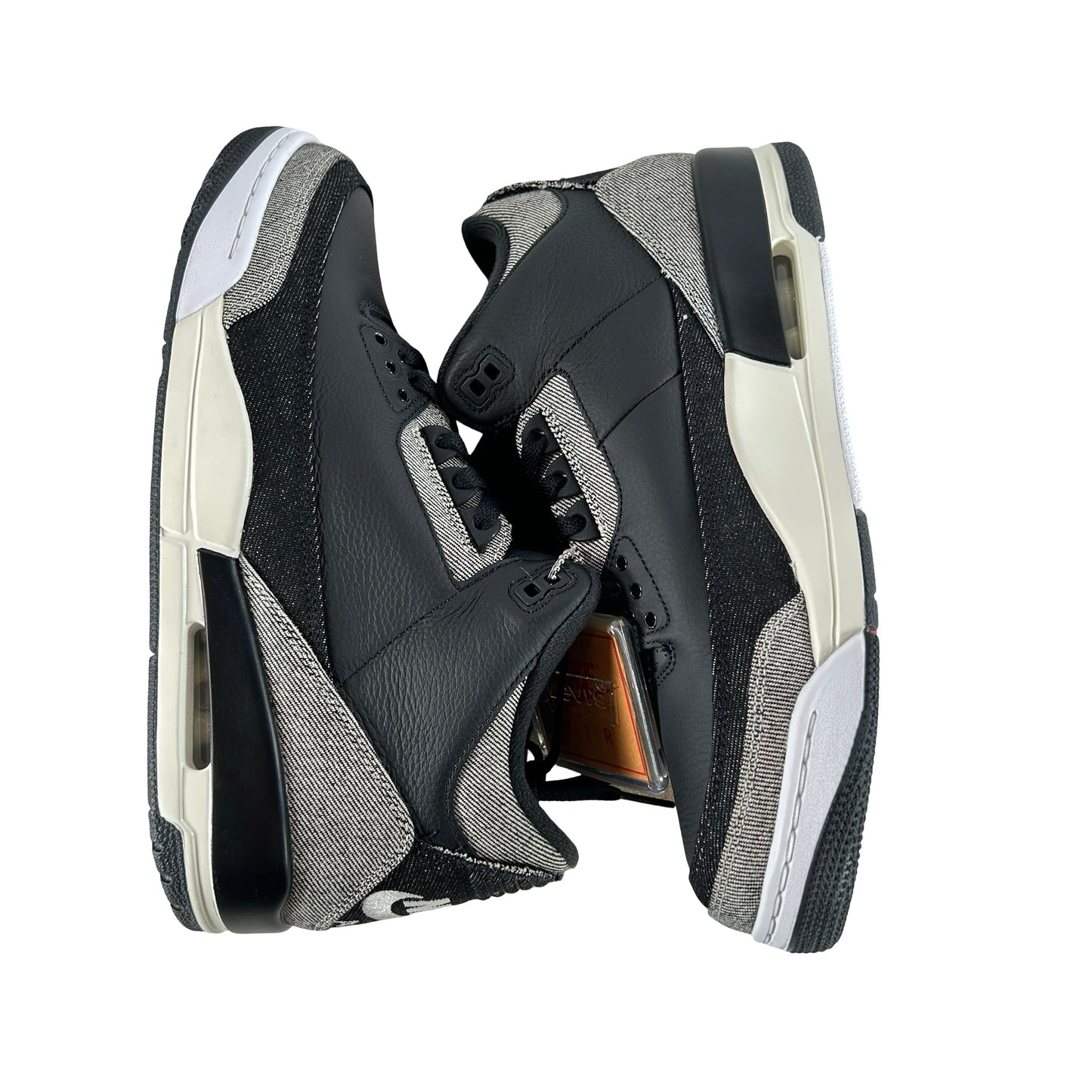 IR0914 400 Jordan 3 Retro Levi’s Black [USED] - 10.5 M (VNDS)