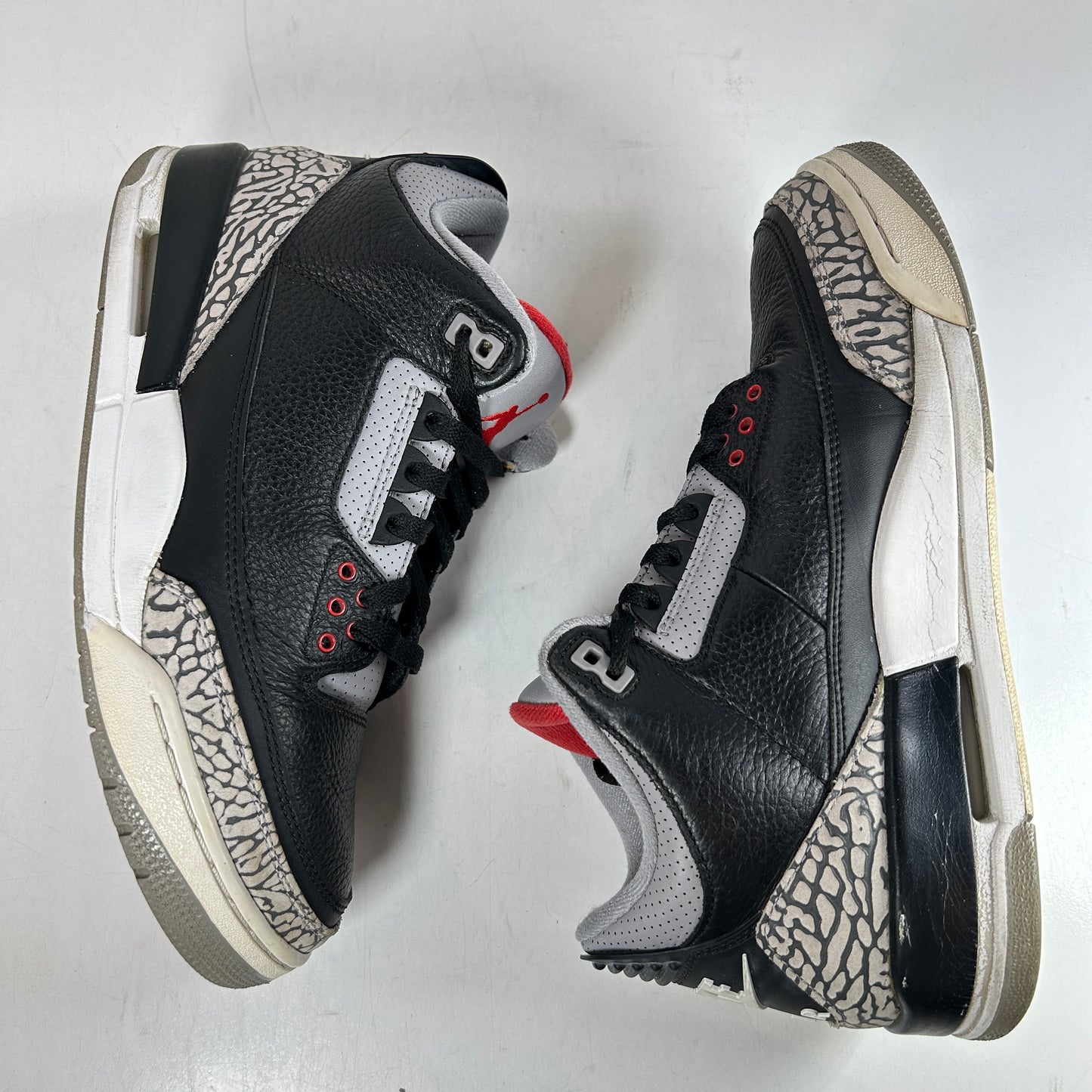 854262 001 Jordan 3 Black Cement 2018 [USED] - 9.5 M (Used3)