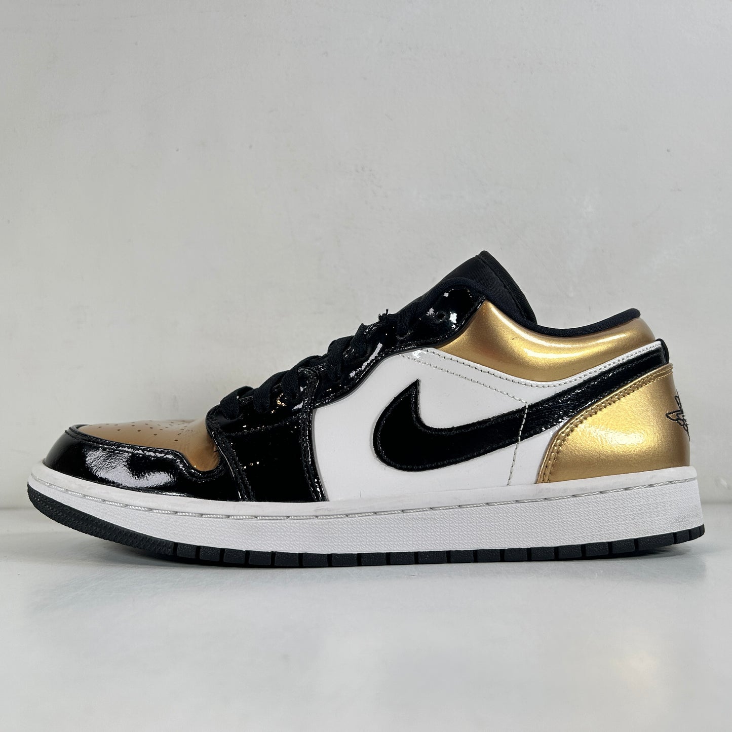 CQ9447 700 Jordan 1 Low Gold Toe [USED] - 10 M (Used)