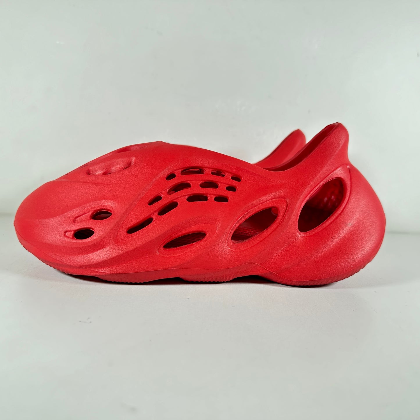 GW3355 Yeezy Foam RNNR Vermillion [USED] - 6 M (Used) (No Box)