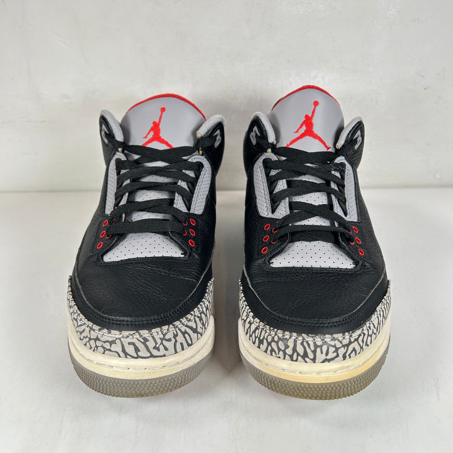 854262 001 Jordan 3 Black Cement 2018 [USED] - 11 M (Used) (No Box2)