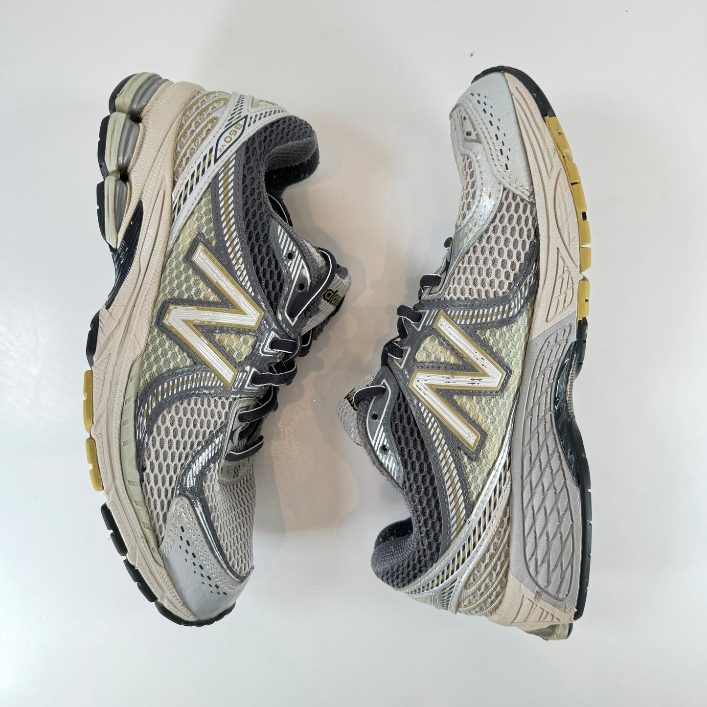ML860KR2 New Balance 860v2 Earth [USED] - 8 M (Used) (No Box)