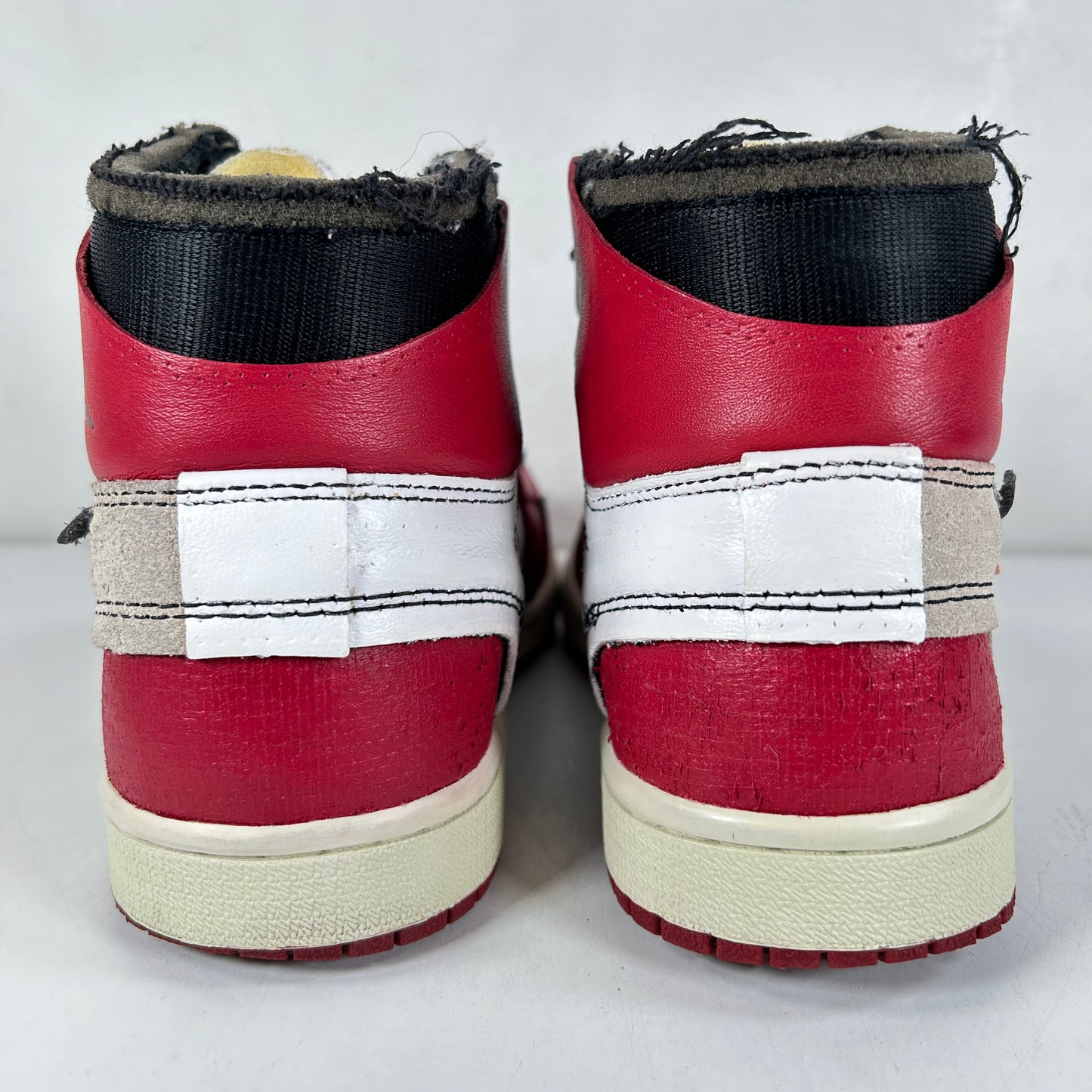 AA3834 101 Jordan 1 Retro High Off-White Chicago [USED] - 5.5 M (Used)