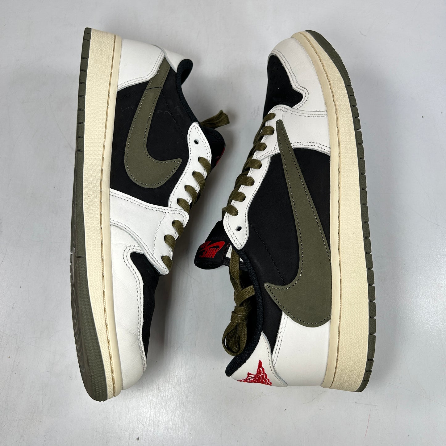 DZ4137 106 Jordan 1 Retro Low OG SP Travis Scott Olive (W) [USED] - 12 W (Used)