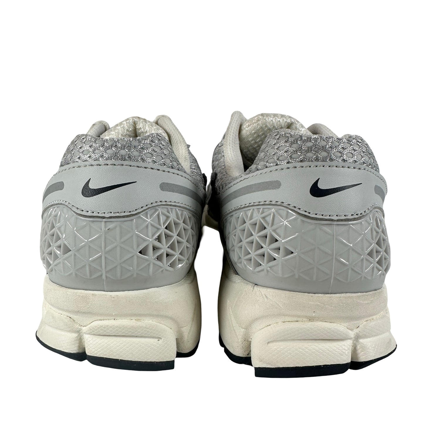 FD0884 025 Nike Zoom Vomero 5 Photon Dust Metallic Silver W [USED] - 10 W (VNDS)