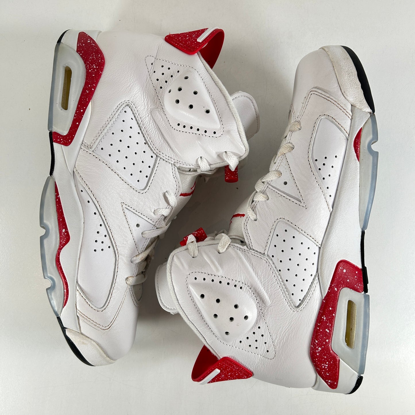 CT8529 162 Jordan 6 Retro Red Oreo [USED] - 10.5 M (Used)