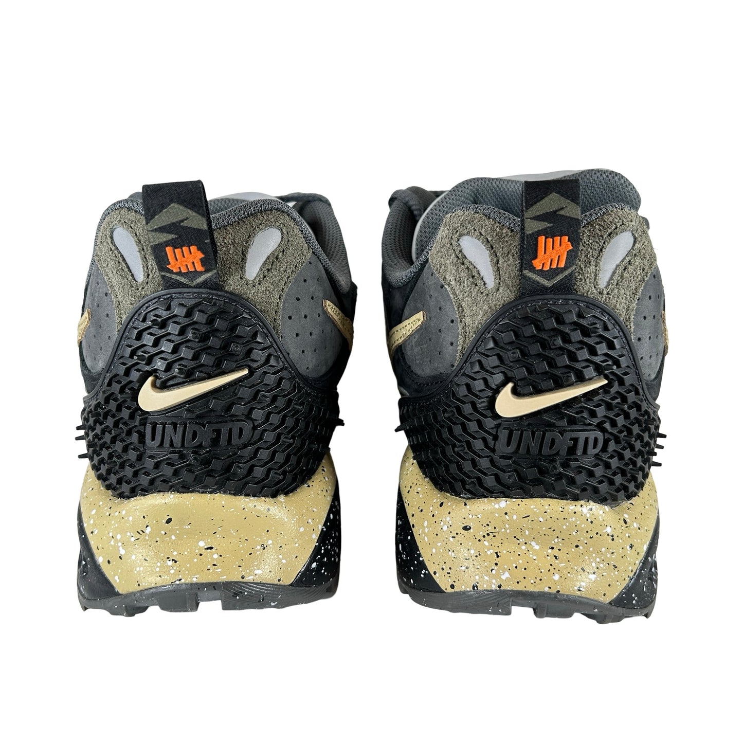 FN7546 300 Undefeated x Air Terra Humara 'Cargo Khaki' [USED] - 10 M (Used3)