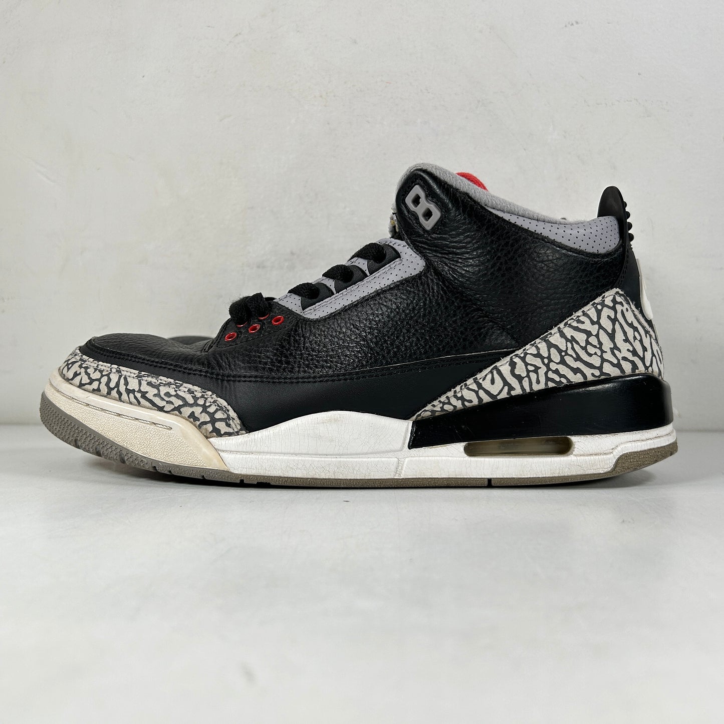 854262 001 Jordan 3 Black Cement 2018 [USED] - 10.5 M (Used3) (No Box3)