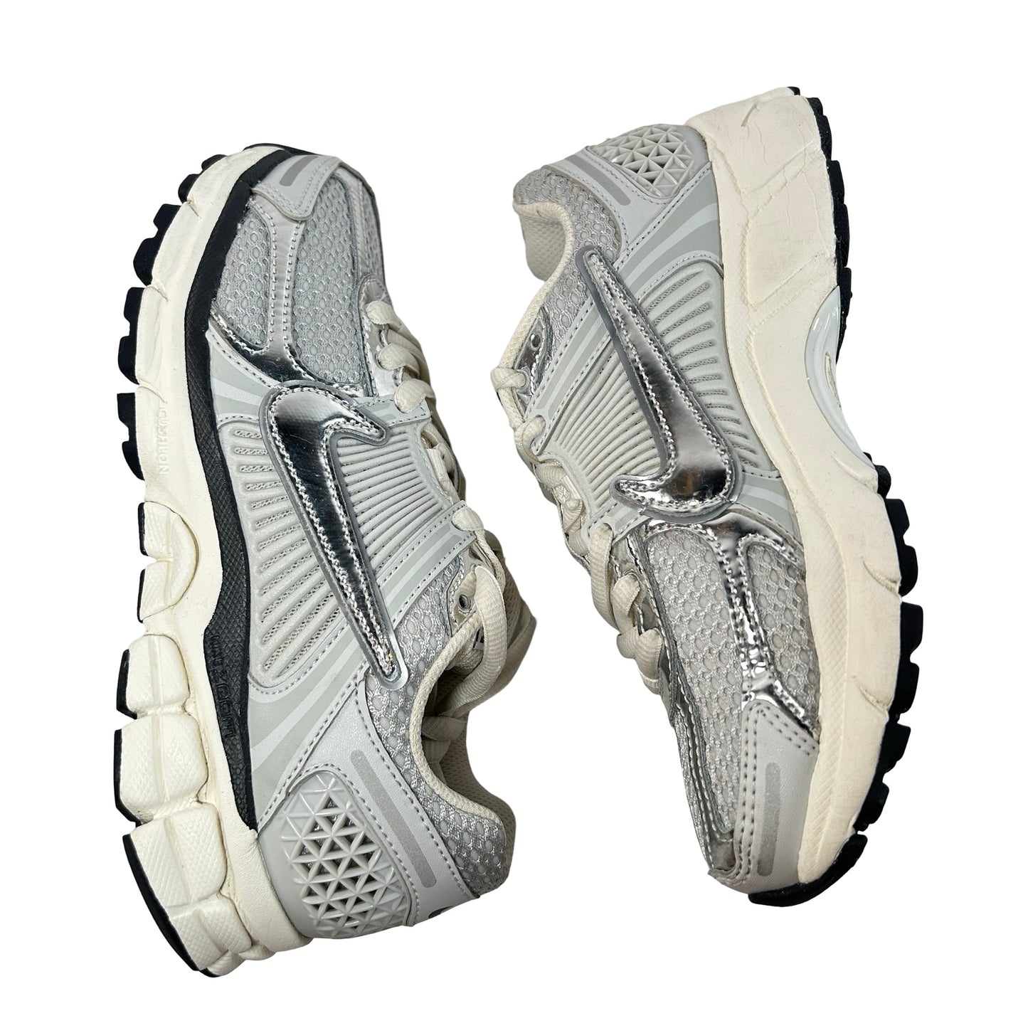 FD0884 025 Nike Zoom Vomero 5 Photon Dust Metallic Silver W [USED] - 6.5 W (Used)