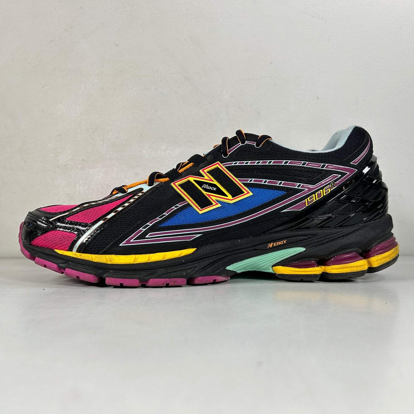 M1906RCP New Balance 1906R Neon Nights [USED] - 11.5 M (Used)