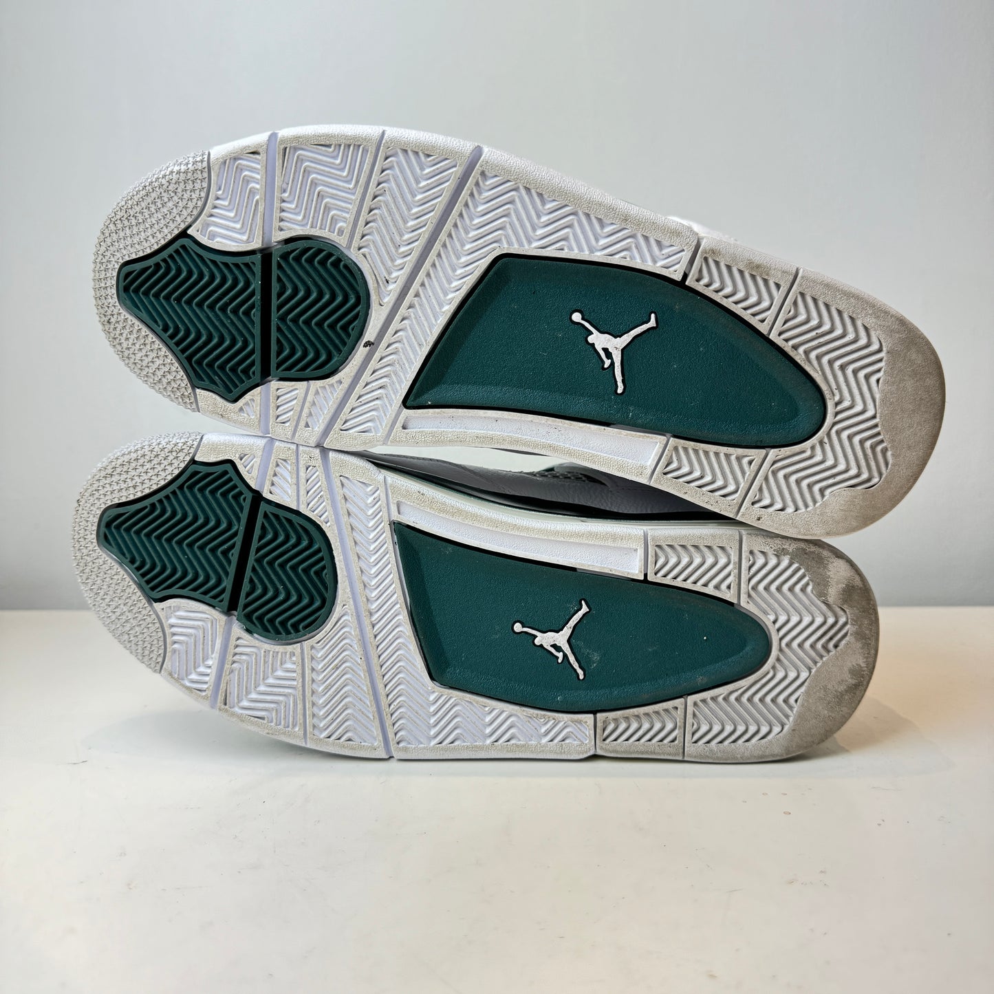 FQ8138 103 Jordan 4 Retro Oxidized Green [USED] - 10.5 M (VNDS)