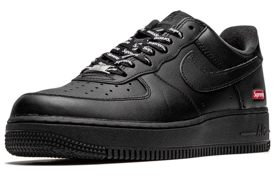 CU9225 001 Air Force 1 Low Supremo Negro