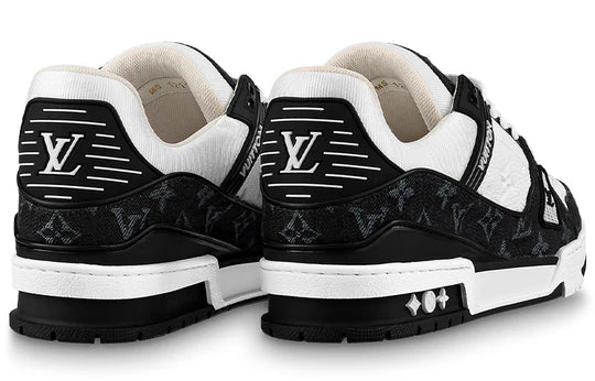 1A9JG9 Louis Vuitton LV Trainer White Black