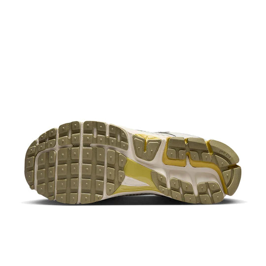 FV0397 001 Nike Zoom Vomero 5 Med Olive