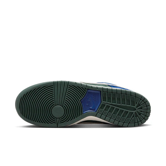 HF3704 400 Nike SB Dunk Low Deep Royal Blue