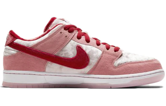 CT2552 800 Nike SB Dunk Low StrangeLove