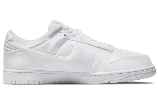 DH2686 100 Nike Dunk Low Dover Street Market Terciopelo blanco triple