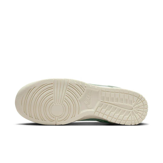 DV7212 300 Nike Dunk Low Mica Green [CONDITIONAL] [NO BOX]