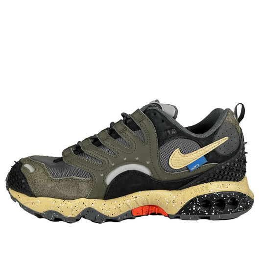 FN7546 300 Undefeated x Air Terra Humara 'Cargo Khaki' [USED] - 9 M (Used)