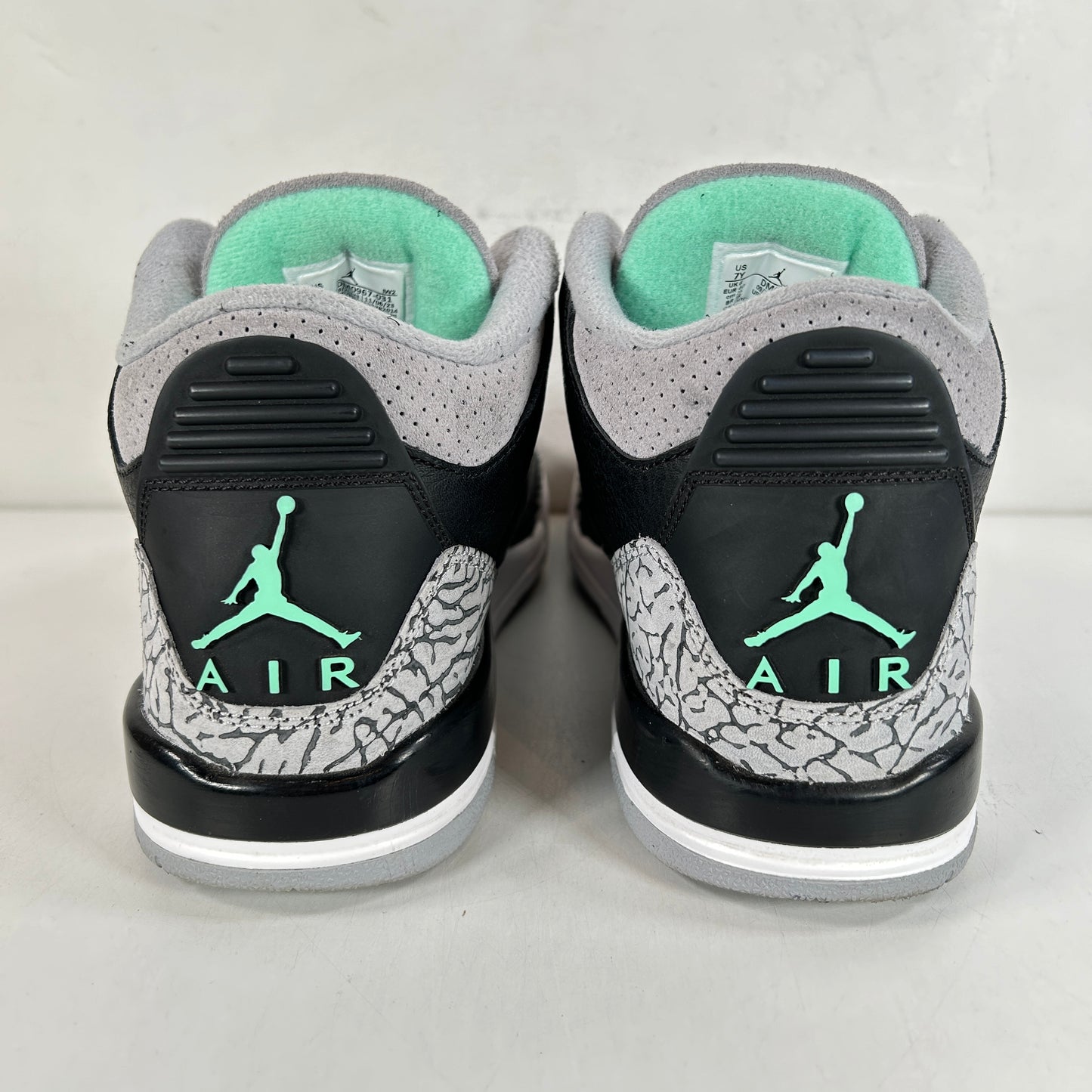 DM0967 031 Jordan 3 Retro Green Glow (GS) [USED] - 7 Y (Used)