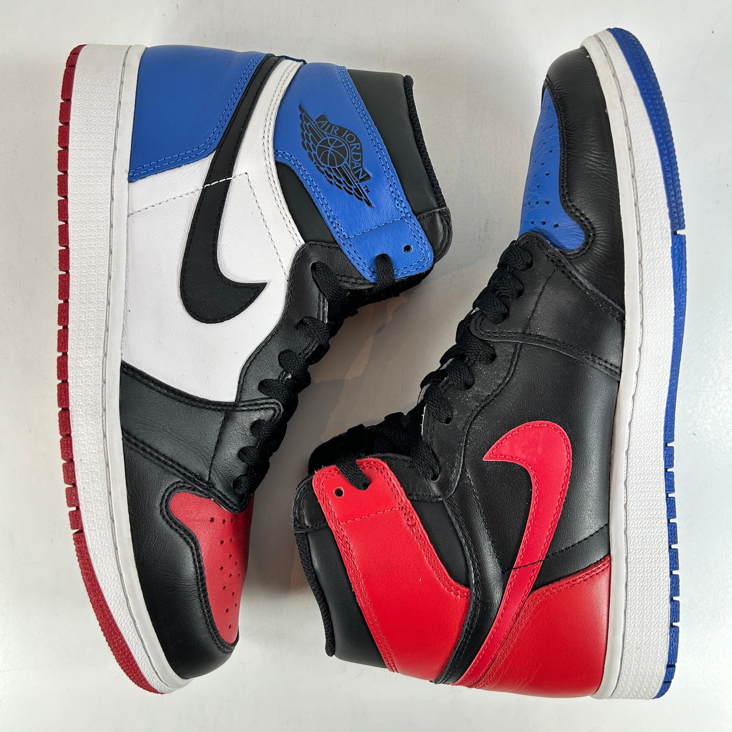 555088 026 Jordan 1 Retro Top 3 [USED] - 9.5 M (Used) (No Box)