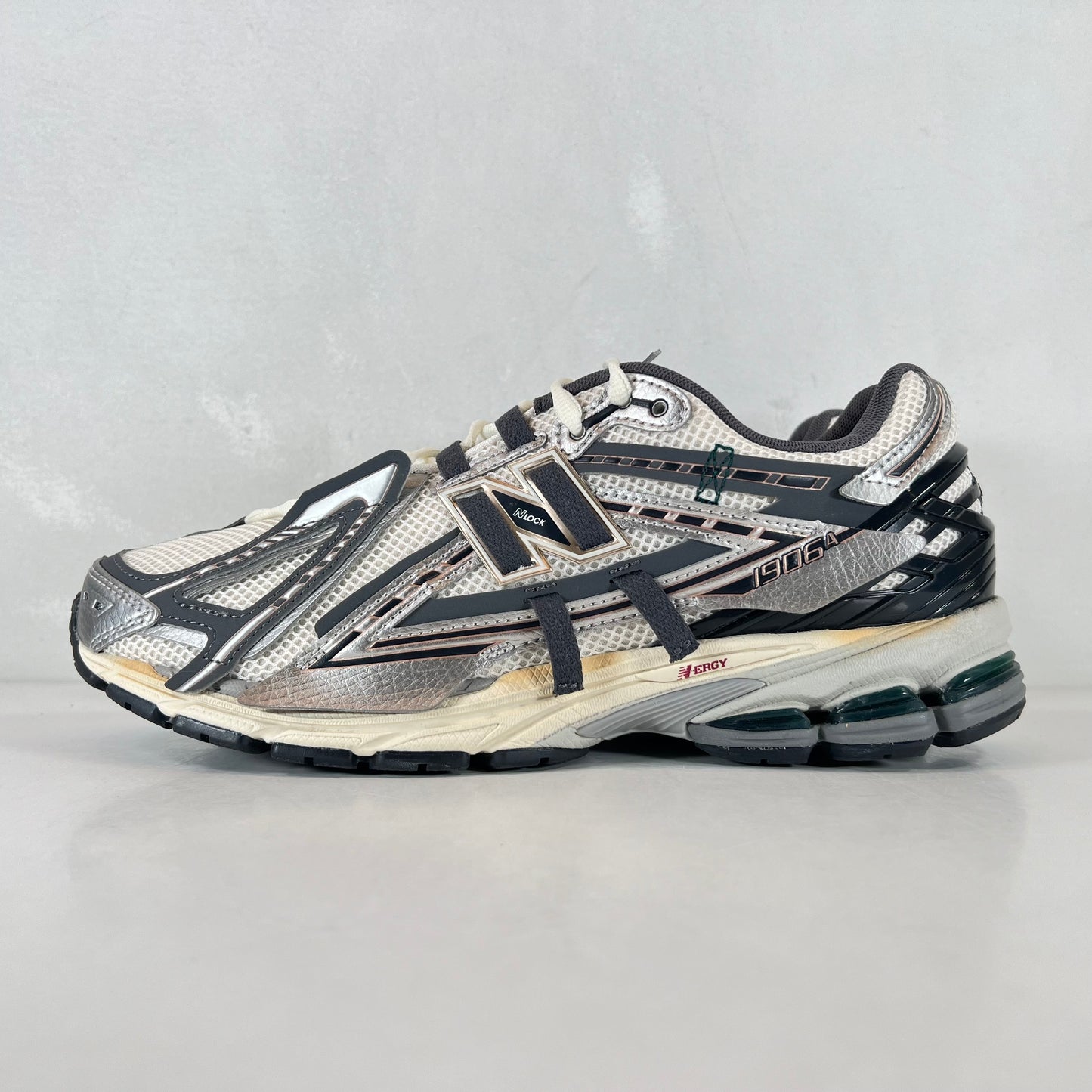 M1906AD New Balance 1906A Silver Metalic Castlerock [USED] - 10.5 M (Used)