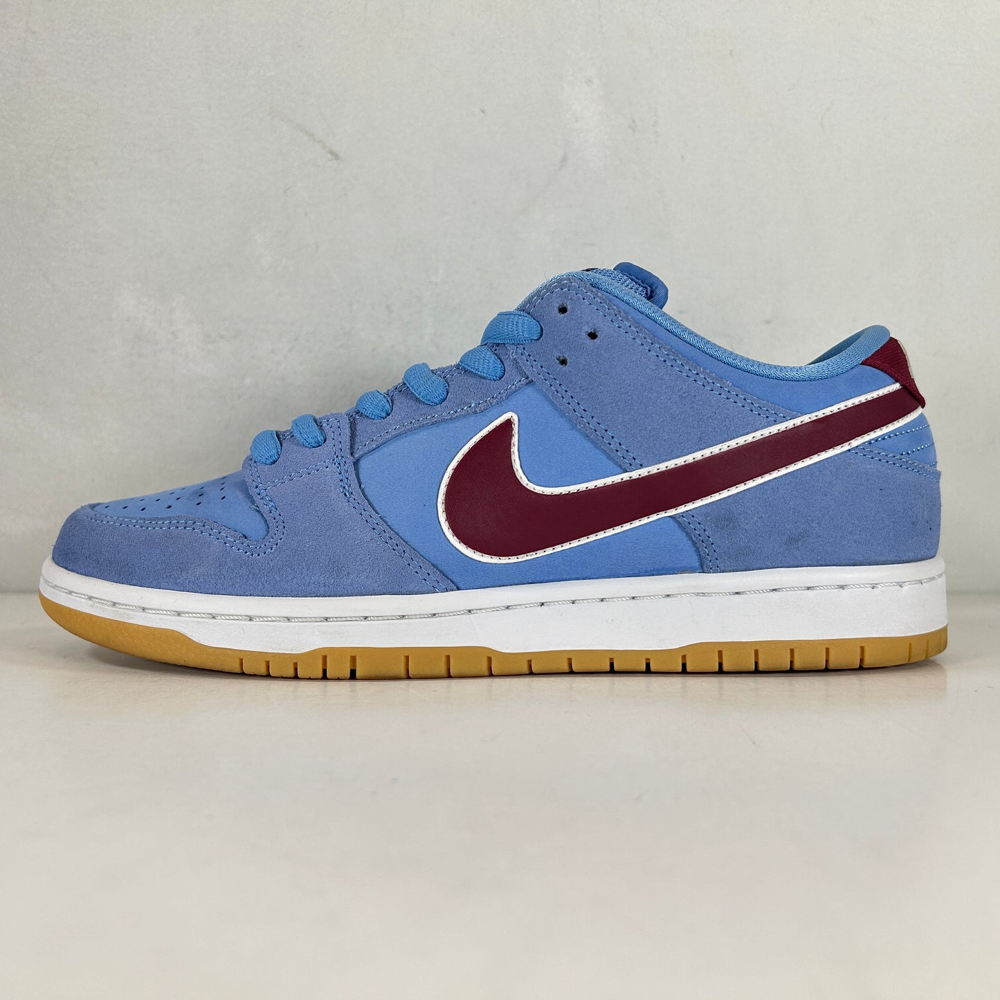 DQ4040 400 Nike SB Dunk Low Philadelphia Phillies [USED] - 8.5 M (Used)