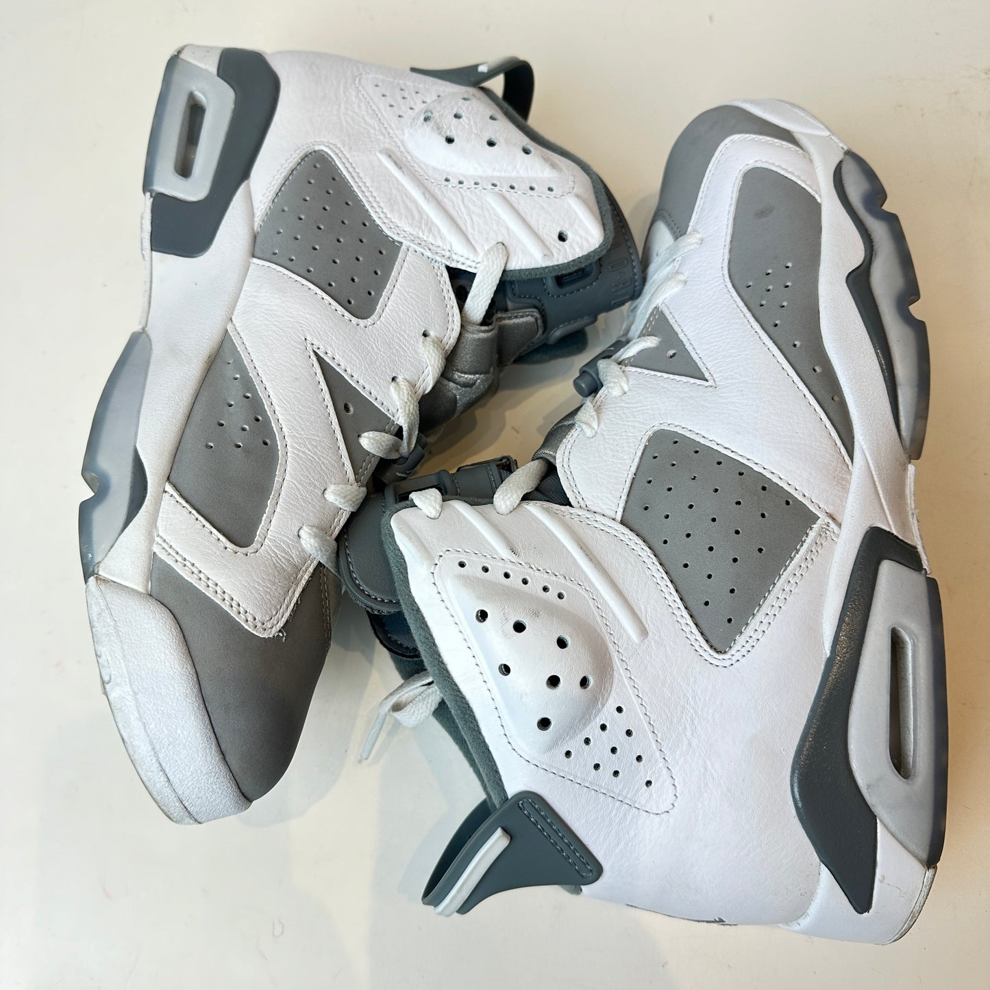 CT8529 100 Jordan 6 Retro Cool Grey [USED] - 11.5 M (Used)