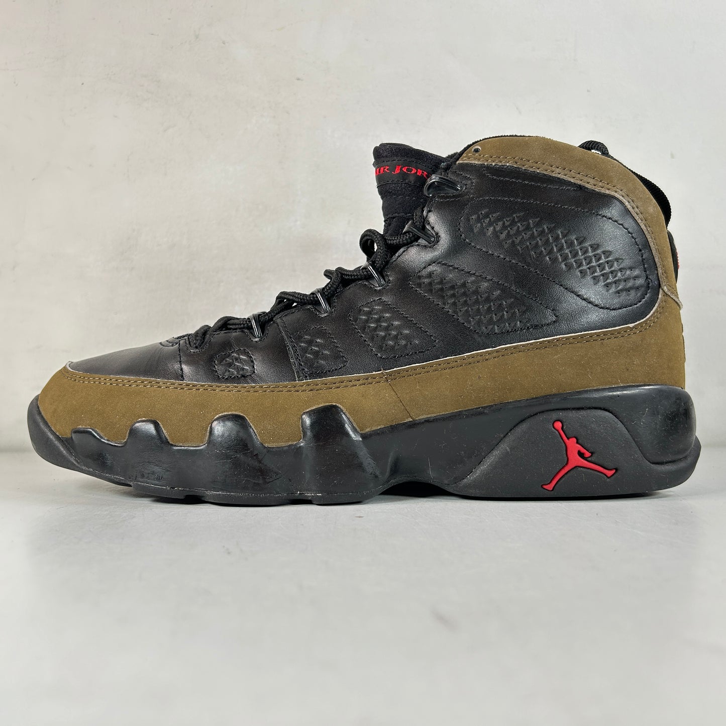 302370 031 Jordan 9 Retro Olive (2002) [USED] - 10 M (Used)