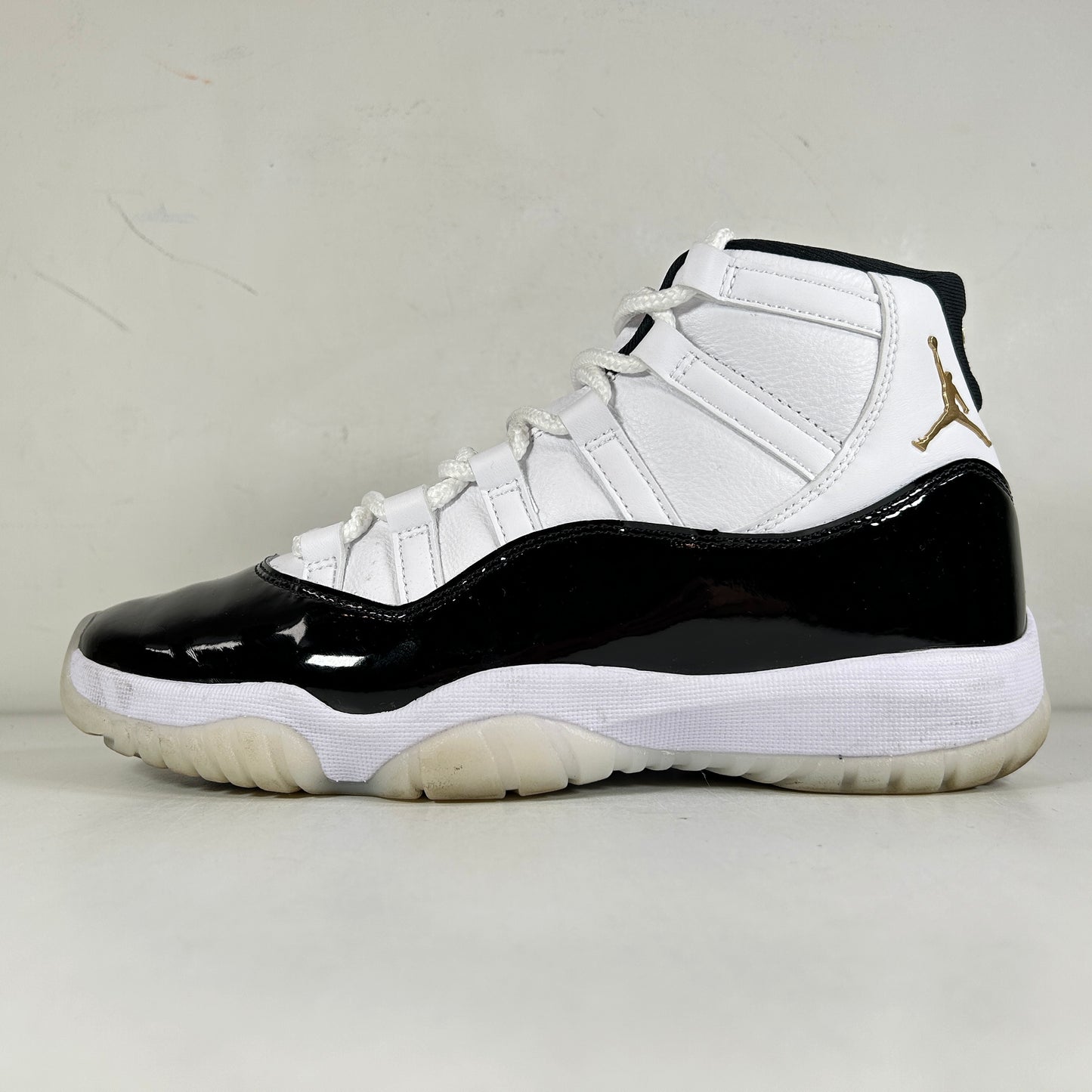 CT8012 170 Jordan 11 Retro DMP Defining Moments (2023) [USED] - 7.5 M (Used)