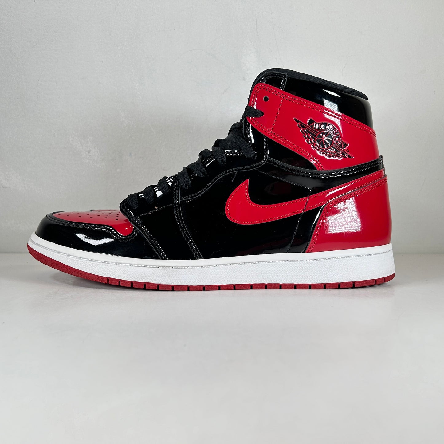 555088 063 Jordan 1 Retro High OG Patent Bred [USED] - 11.5 M (Used)