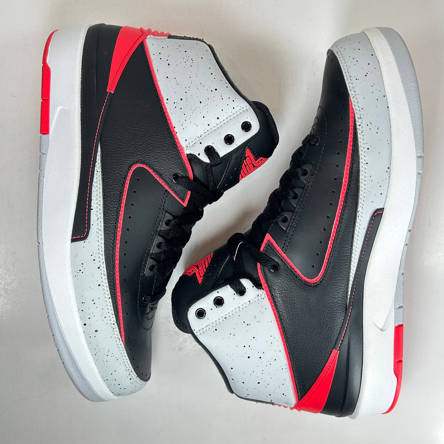 385475 023 Jordan 2 Retro Infrared Cement [USED] - 9.5 M (Used)