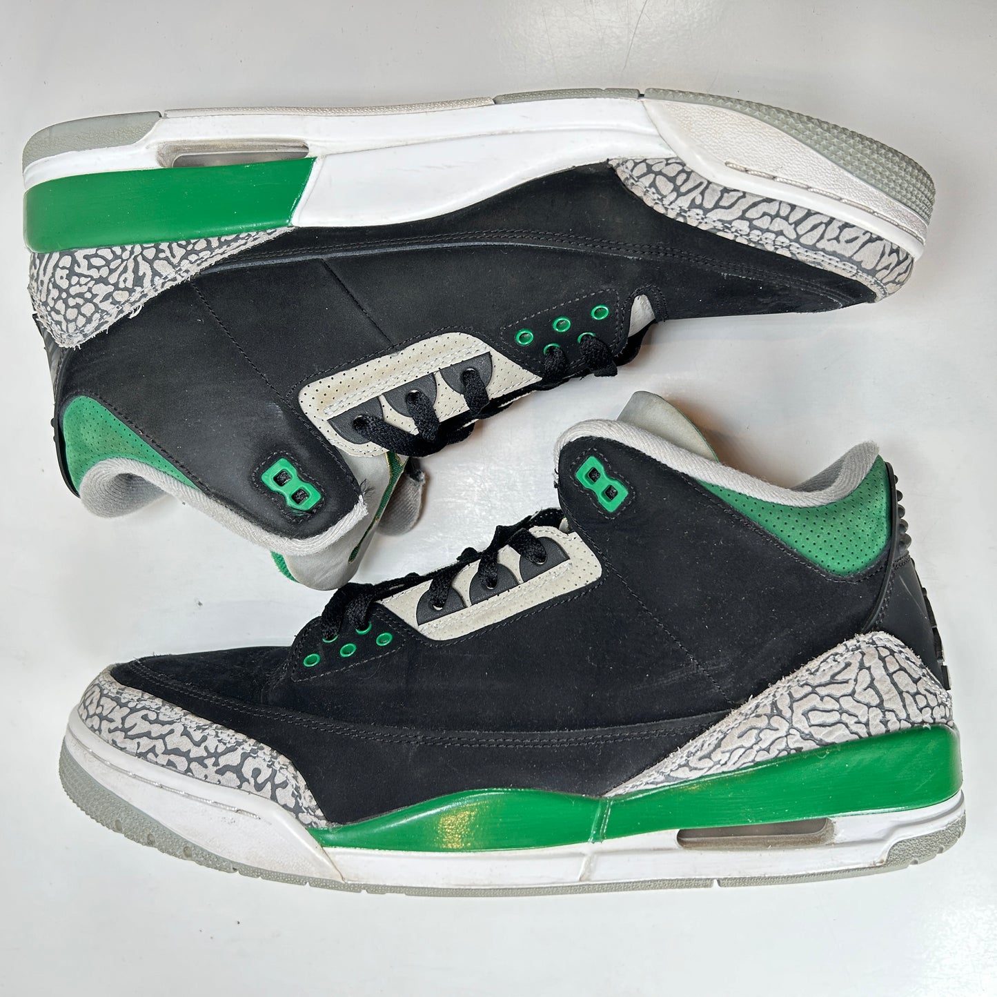 CT8532 030 Jordan 3 Retro Pine Green [USED] - 13 M (Used)