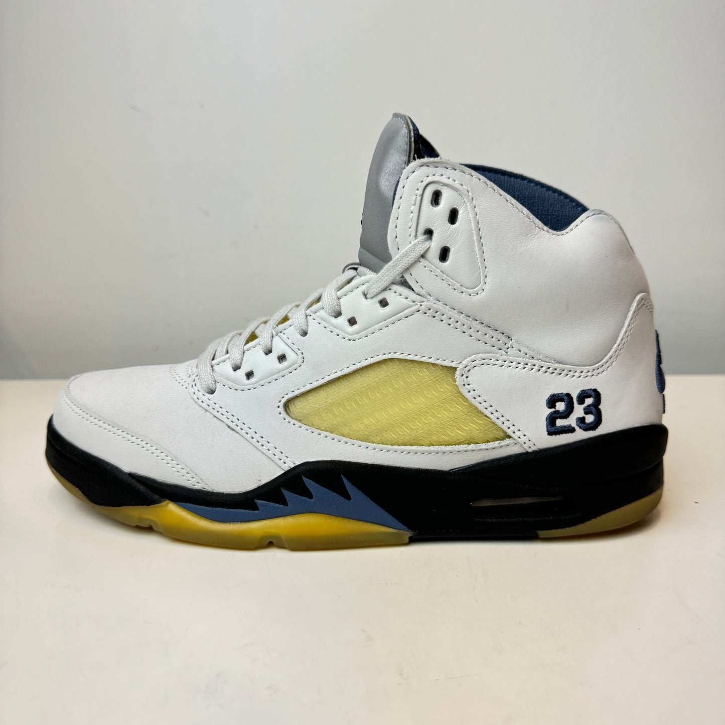 FZ5758 004 Jordan 5 Retro A Ma Maniere Dawn (Mujeres)