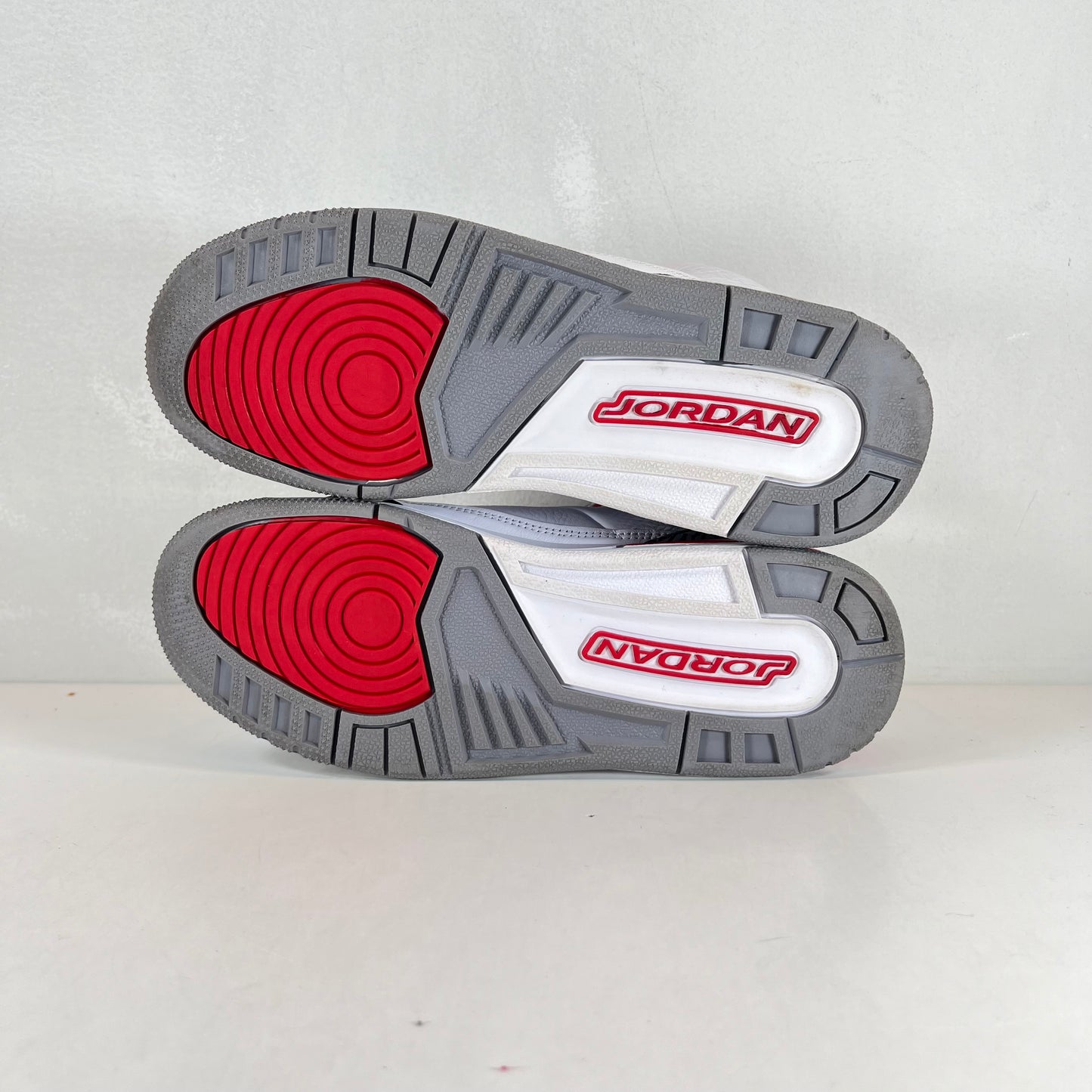 DM0967 160 Jordan 3 Retro Fire Red (2022) (GS) [USED] - 7 Y (Used2)