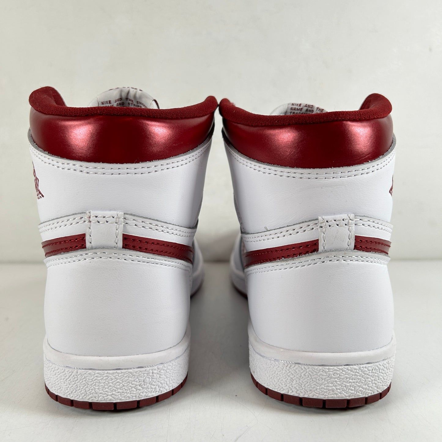 BQ4422 161 Jordan 1 Retro High 85 OG Metallic Burgundy [USED] - 5.5 M (Used)