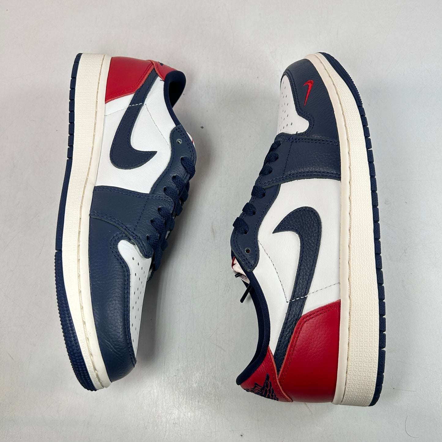 HQ2993 100 Jordan 1 Retro Low OG Howard University [USED] - 9 M (Used)