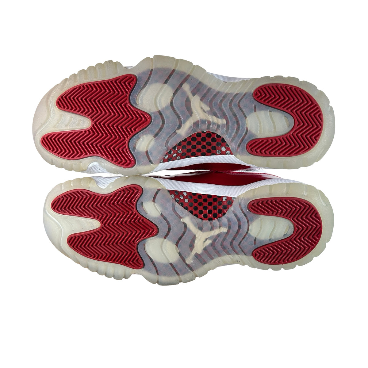 CT8012 116 Air Jordan 11 Retro Cherry (2022) - 9 M (Yellowing)