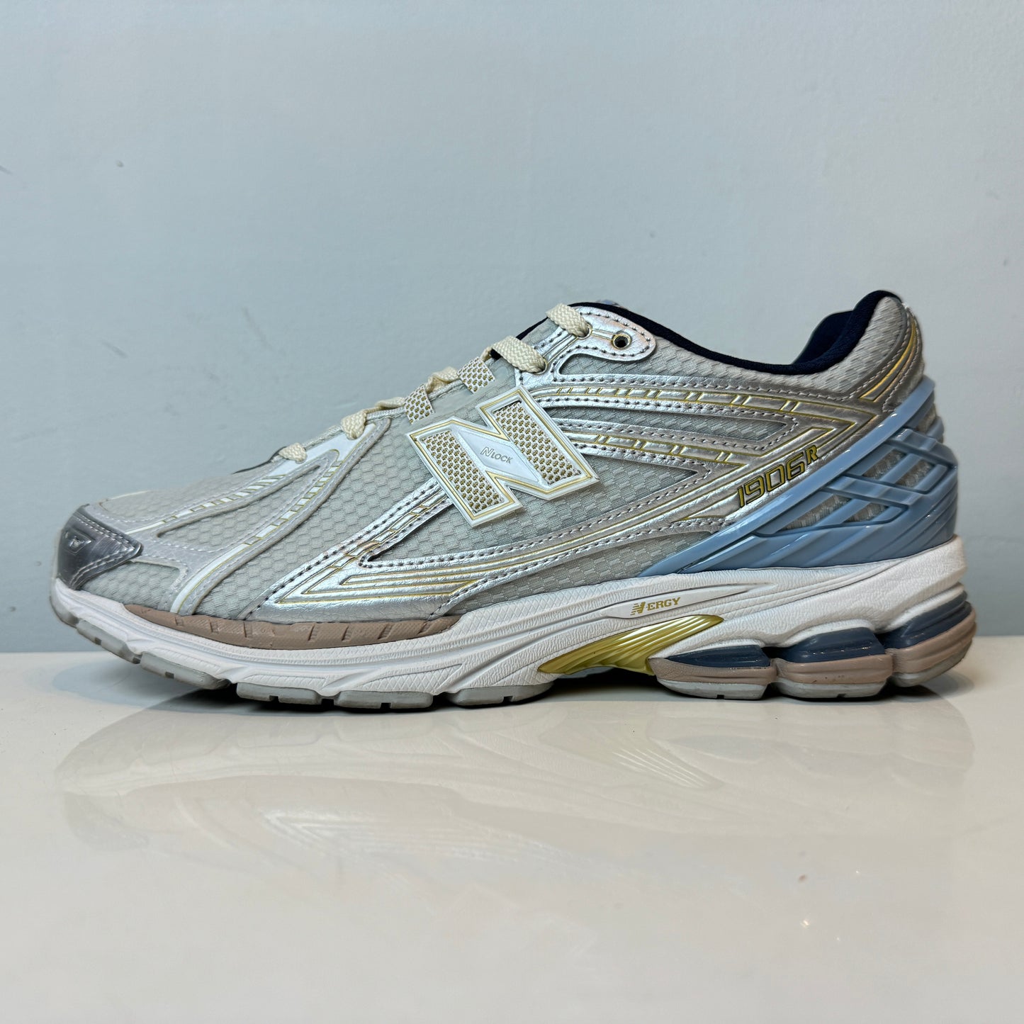 M1906RKC New Balance 1906R Kith White [USED] - 10.5 M (Used)