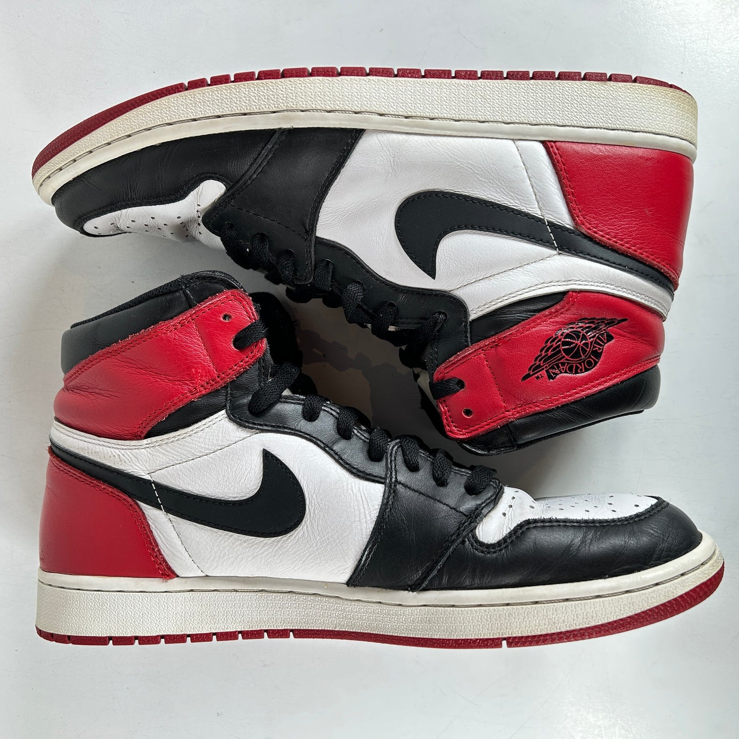 555088 125 Jordan 1 Retro Black Toe (2016) [USED] - 12 M (Used) (No Box)