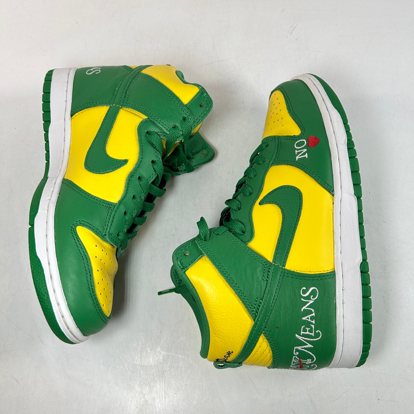 DN3741 700 Nike SB Dunk High Supreme By Any Means Brazil [USED] - 6 M (Used)