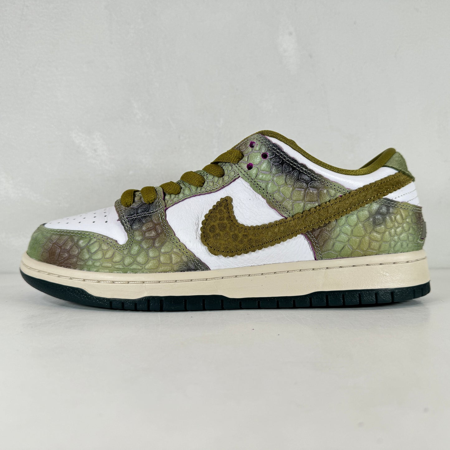 HJ3386 300 Nike SB Dunk Low Alexis Sablone Chameleon [USED] - 9.5 M (Used)