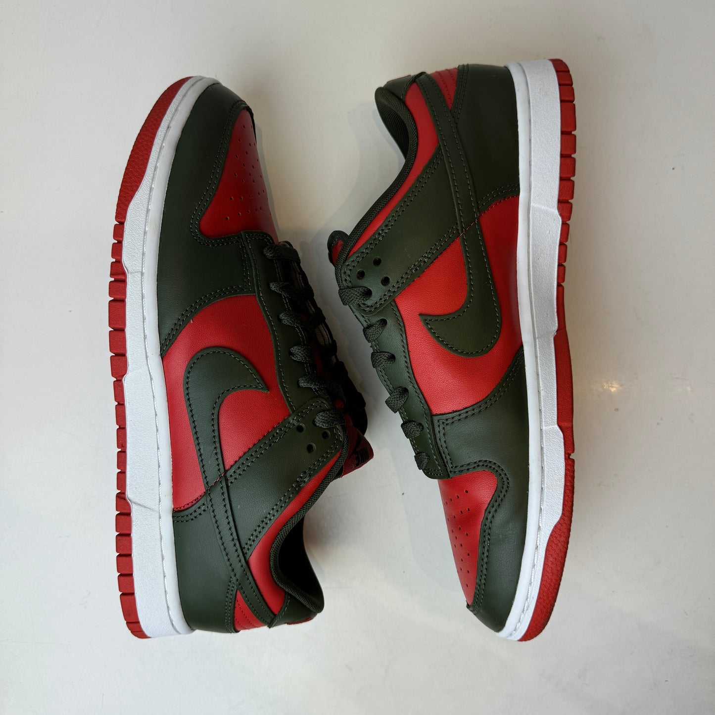 DV0833 600 Nike Dunk Low Mystic Red Cargo Khaki [USED] - 10.5 M (Used) (No Box)