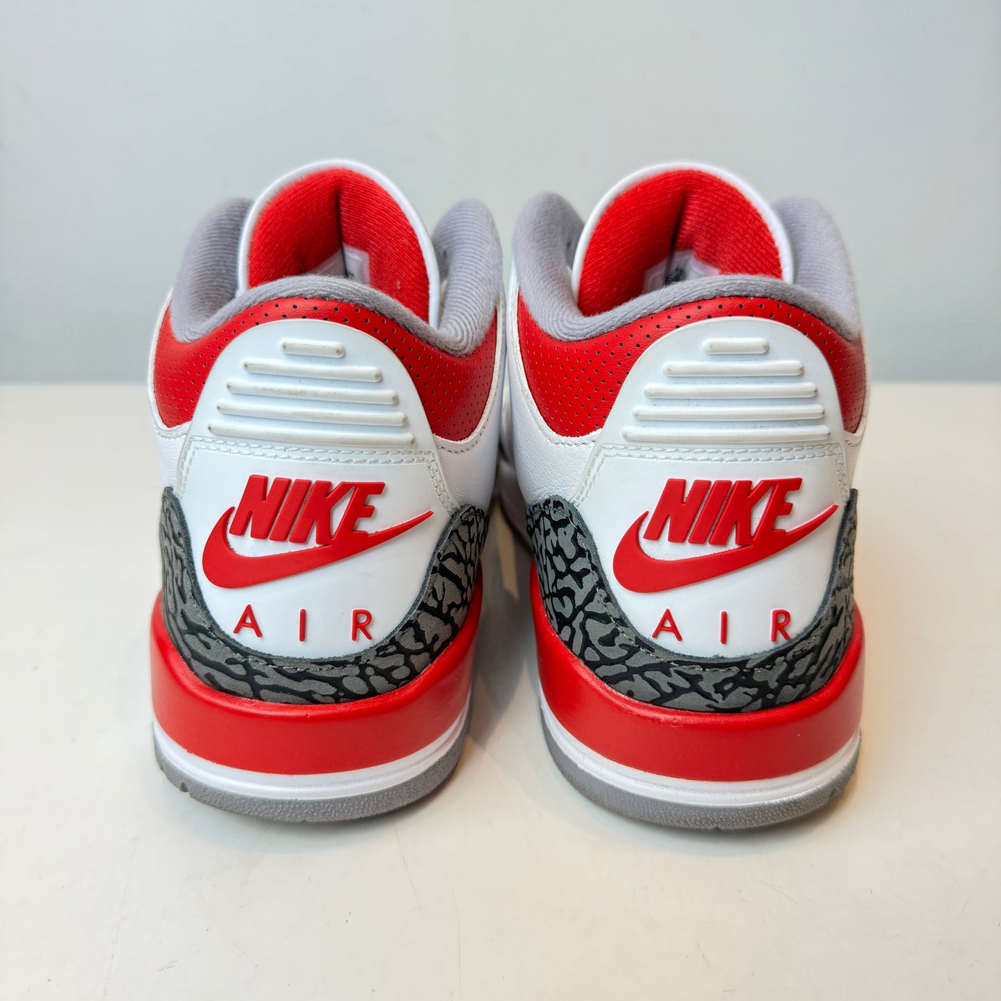 DN3707 160 Jordan 3 Retro Fire Red (2022) [USED] - 8 M (Used)