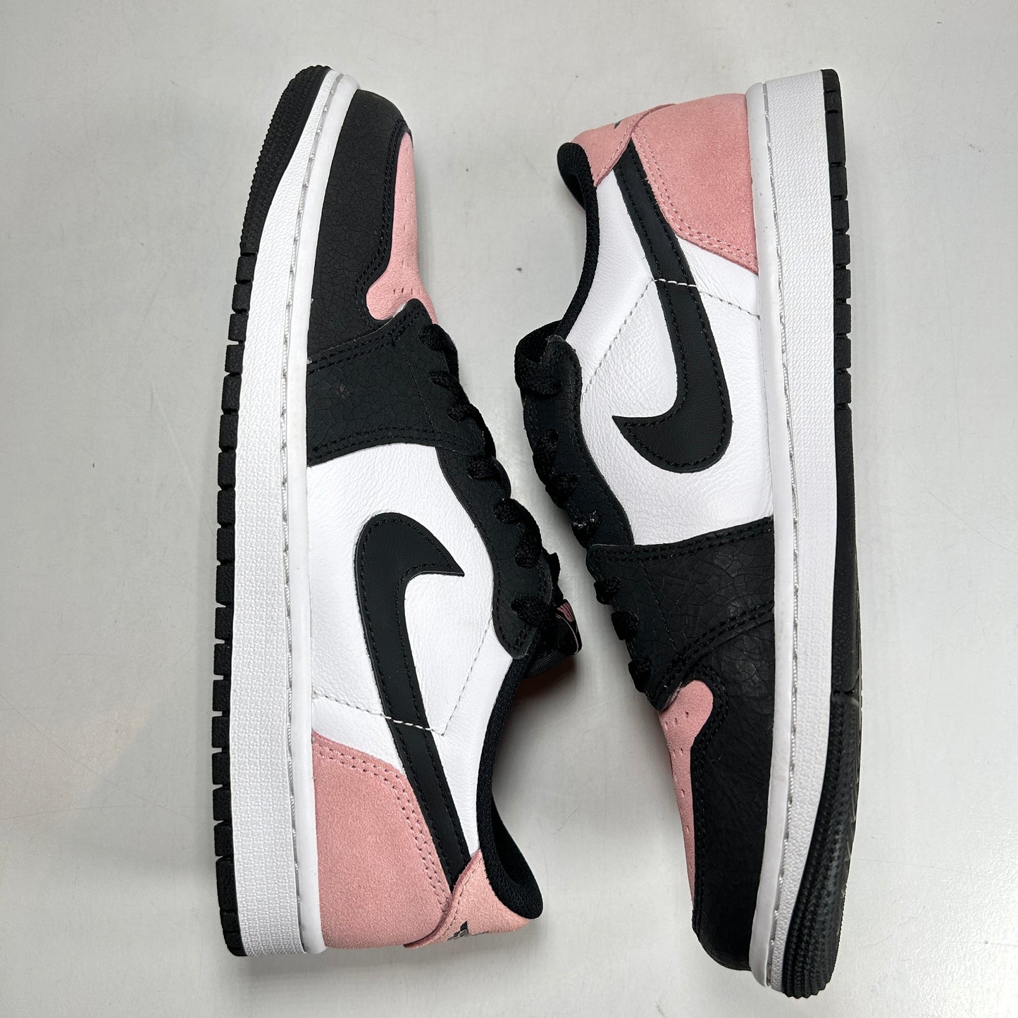 CZ0790 061 Jordan 1 Low OG Bleached Coral [USED] - 8 M (Used)