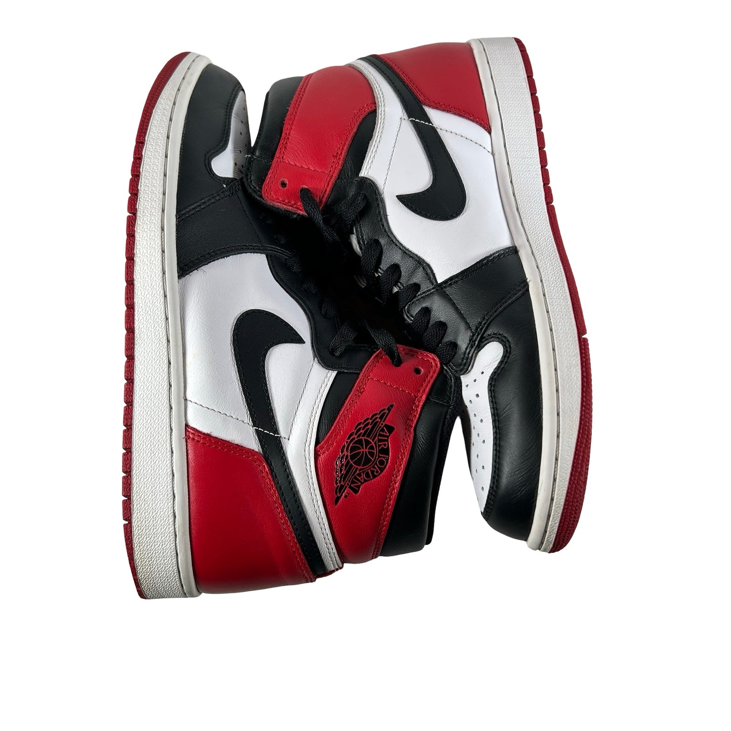 555088 125 Jordan 1 Retro Black Toe (2016) [USED] - 9.5 M (Used) (No Box)