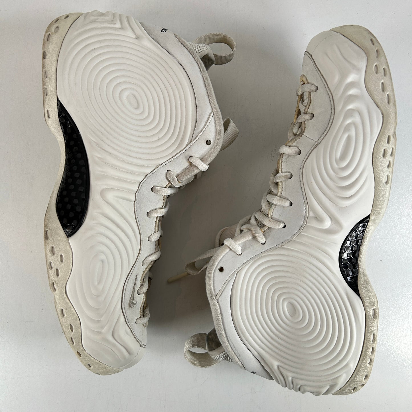 DJ7952 100 Nike Air Foamposite One CDG White [USED] - 10.5 M (Used)