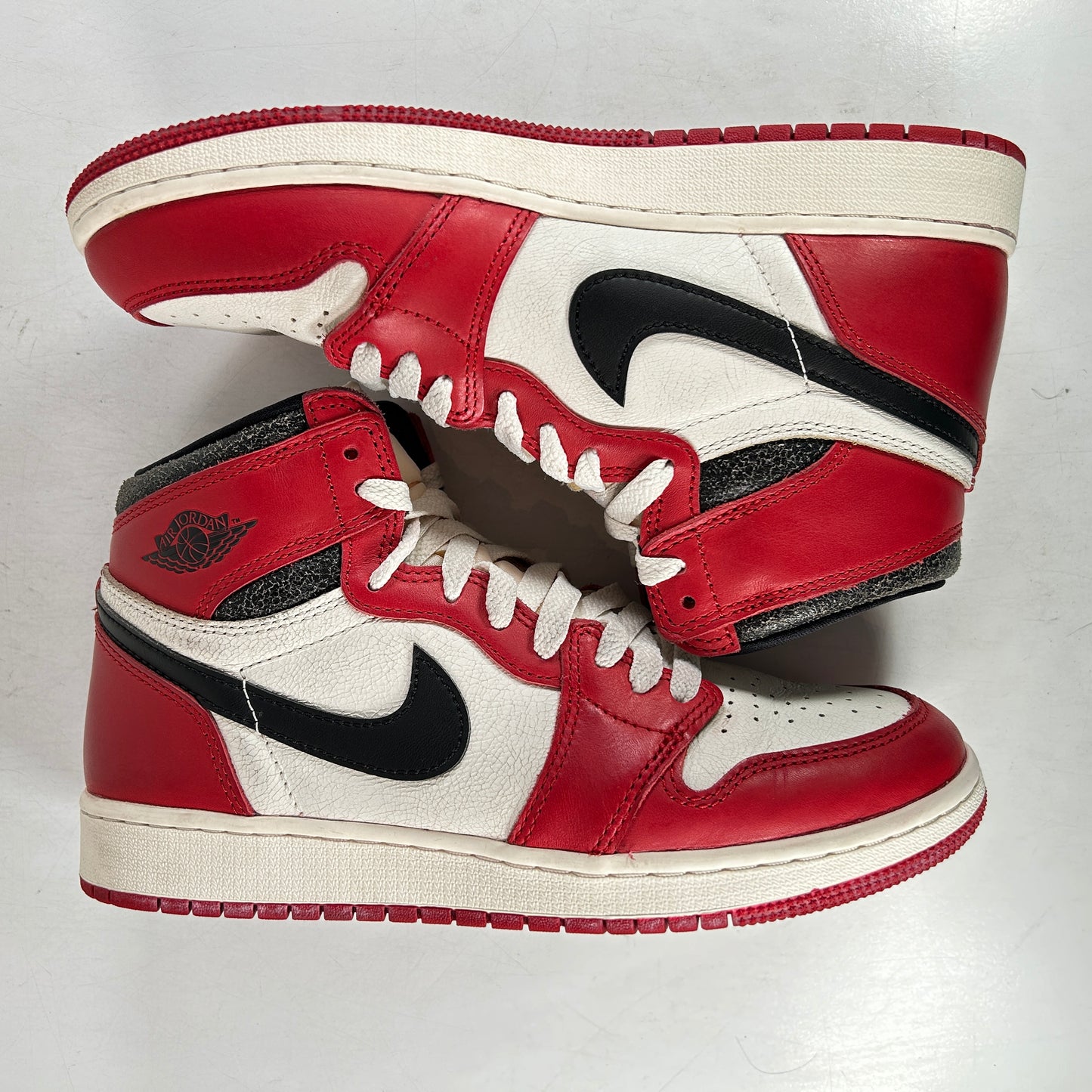 FD1437 612 Jordan 1 Retro High OG Chicago Lost and Found (GS) [USED] - 7 Y (Used4)