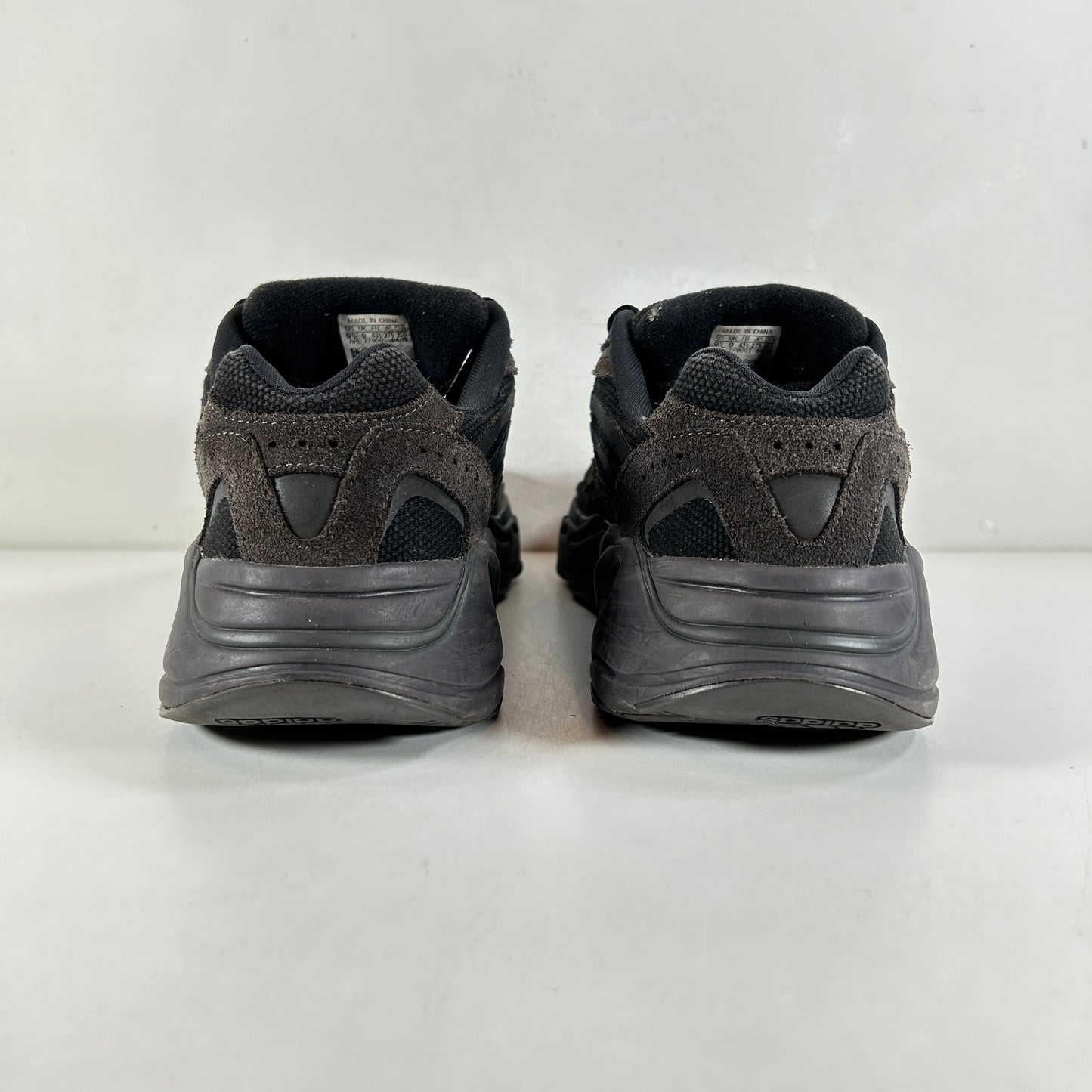 FU6684 Adidas Yeezy Boost 700 V2 Vanta [USED] - 9.5 M (Used)